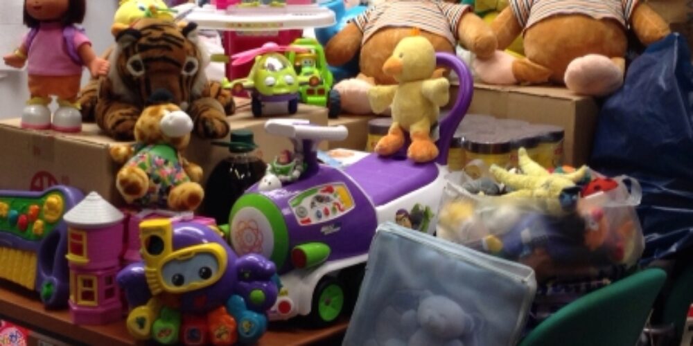 El Hospital de Alcalá y el resto de hospitales del Alto Guadalquivir recogen más de 5.000 kilos de alimentos, juguetes y ropa